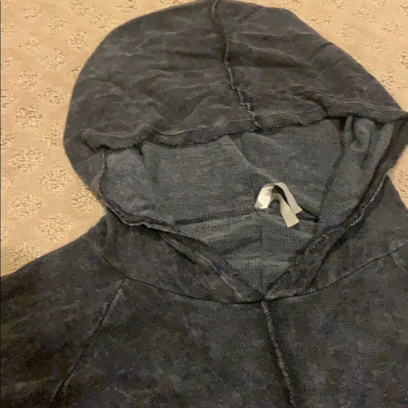 Stretchy hooded sweater - Picture 2 of 3